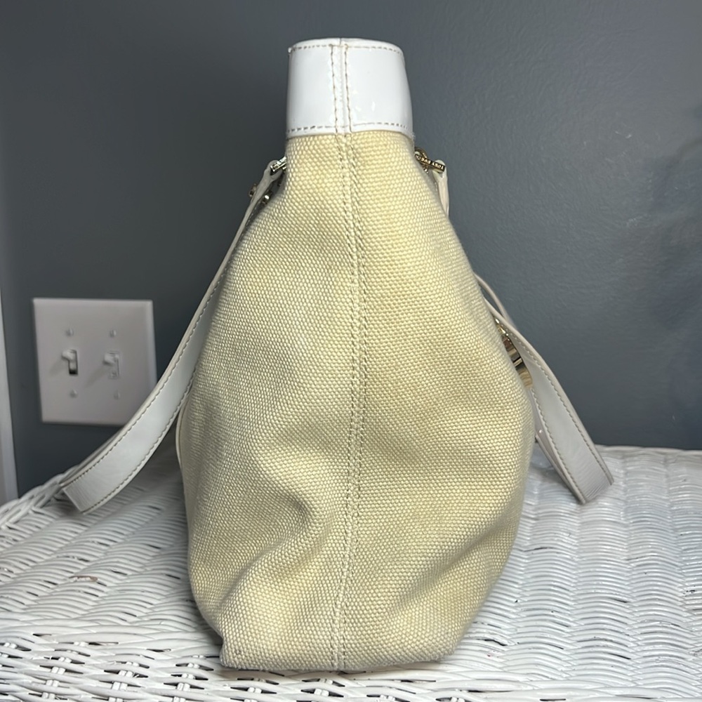 Tory Burch Tan and White Tote Bag - Picture 6 of 16